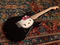 Squier Hello Kitty Stratocaster (9)