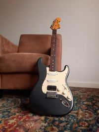 Squier Vintage Modified Stratocaster Charcoal Frost (1)