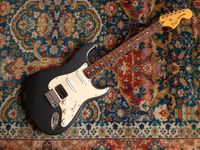 Squier Vintage Modified Stratocaster Charcoal Frost (5)